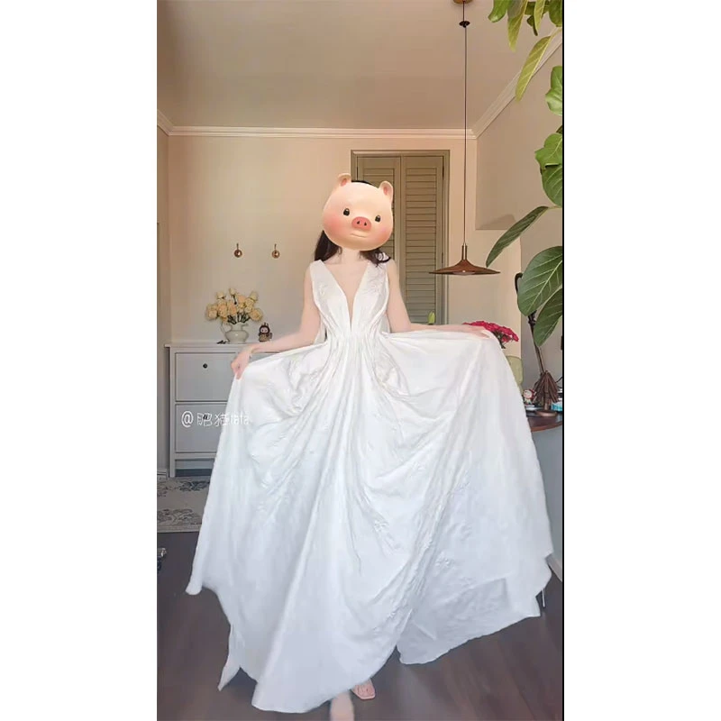 【爱的华尔兹】2025春夏新款设计感提花白色连衣裙大裙摆小礼服晨袍