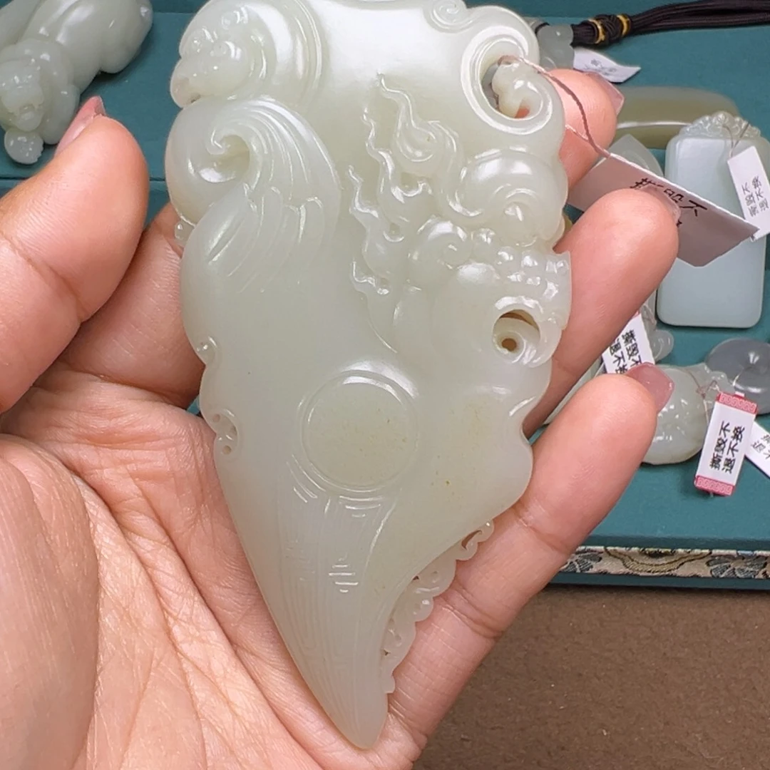 和田玉颈饰未镶嵌