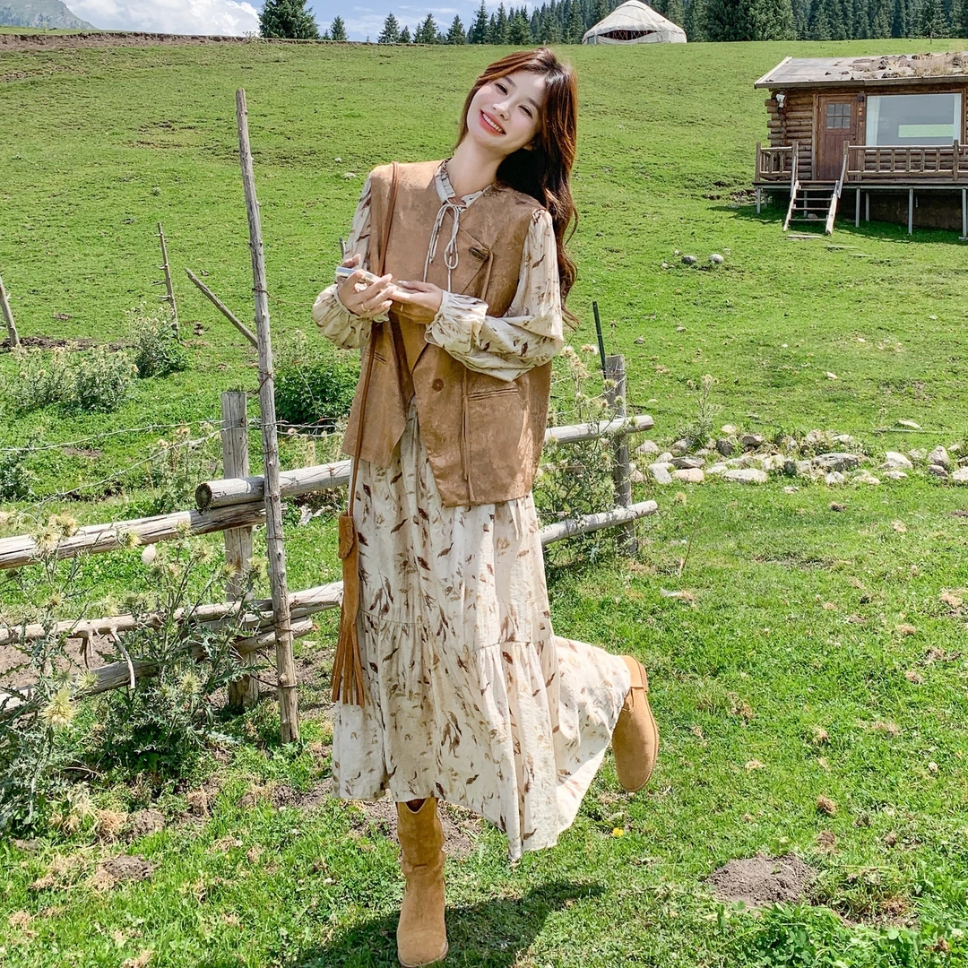 碎花连衣裙提花刺绣马甲两件套2025秋季花色气质连衣裙时尚套装