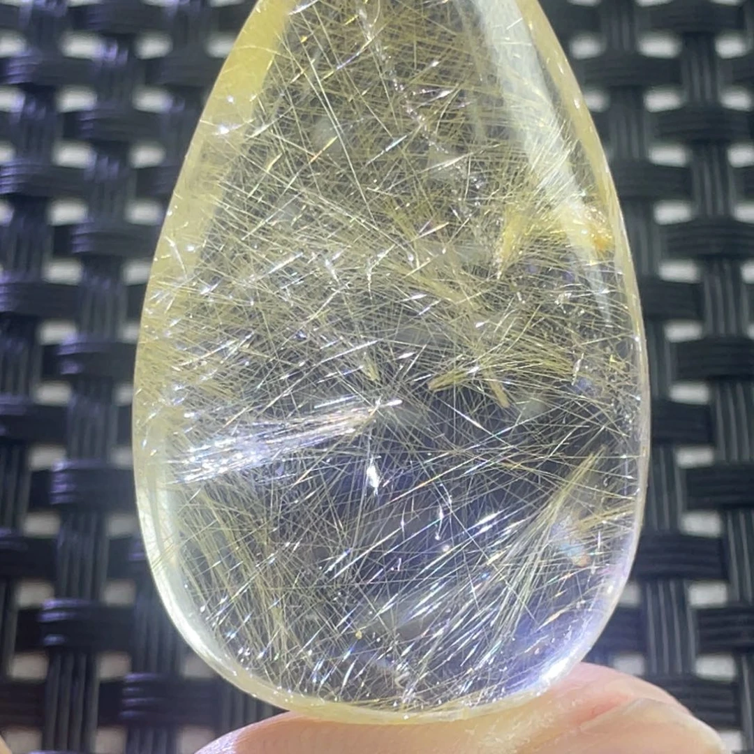 水晶吊坠未镶嵌奈****?