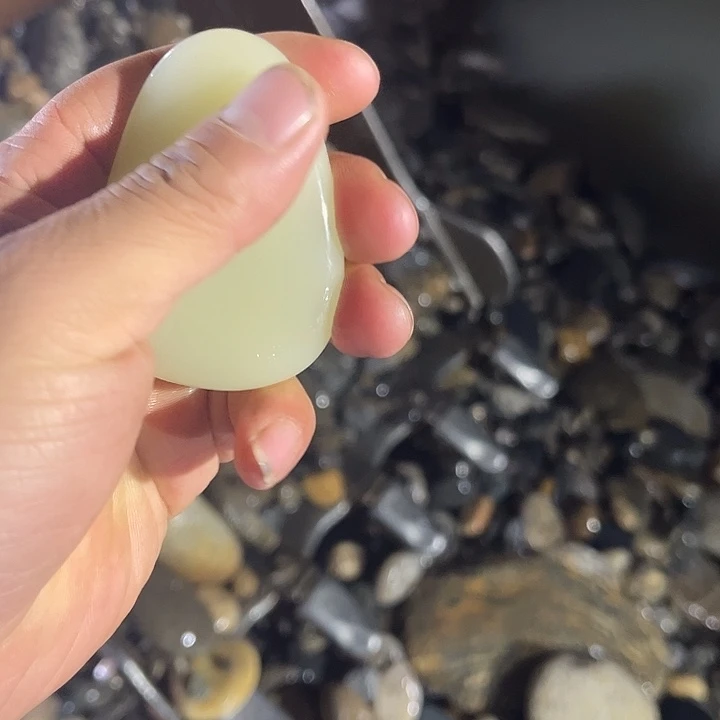 未镶嵌和田玉（糖玉）挂件