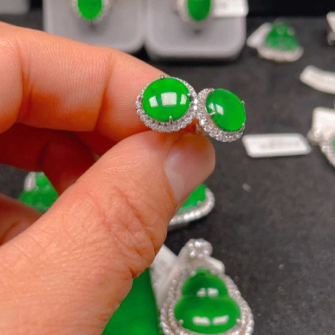 【闪购商品】翡翠颈饰银S925镶嵌耳钉