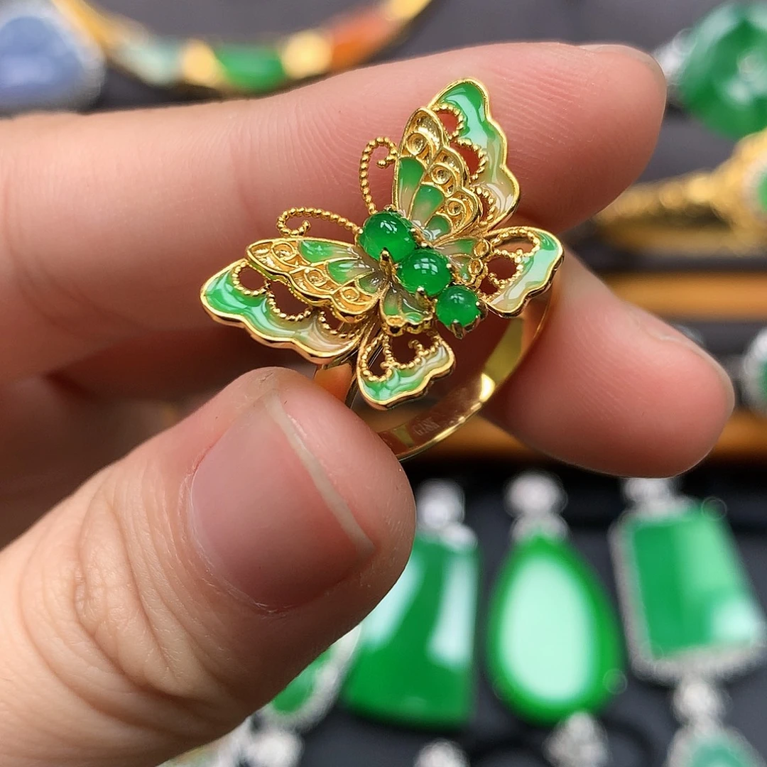 翡翠18K金镶嵌戒指