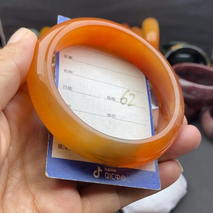 未镶嵌手镯石英质玉