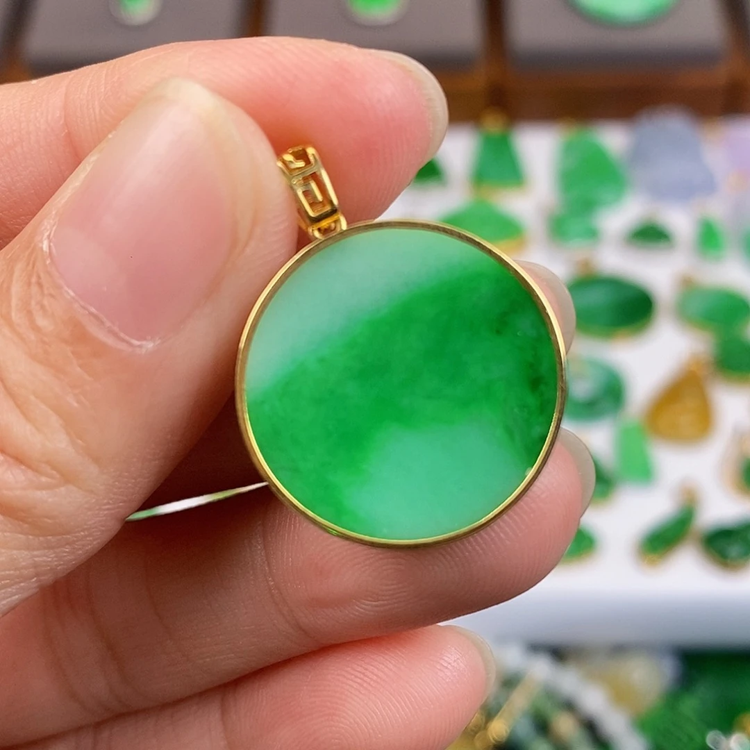 吊坠(不含链)18K金镶嵌翡翠