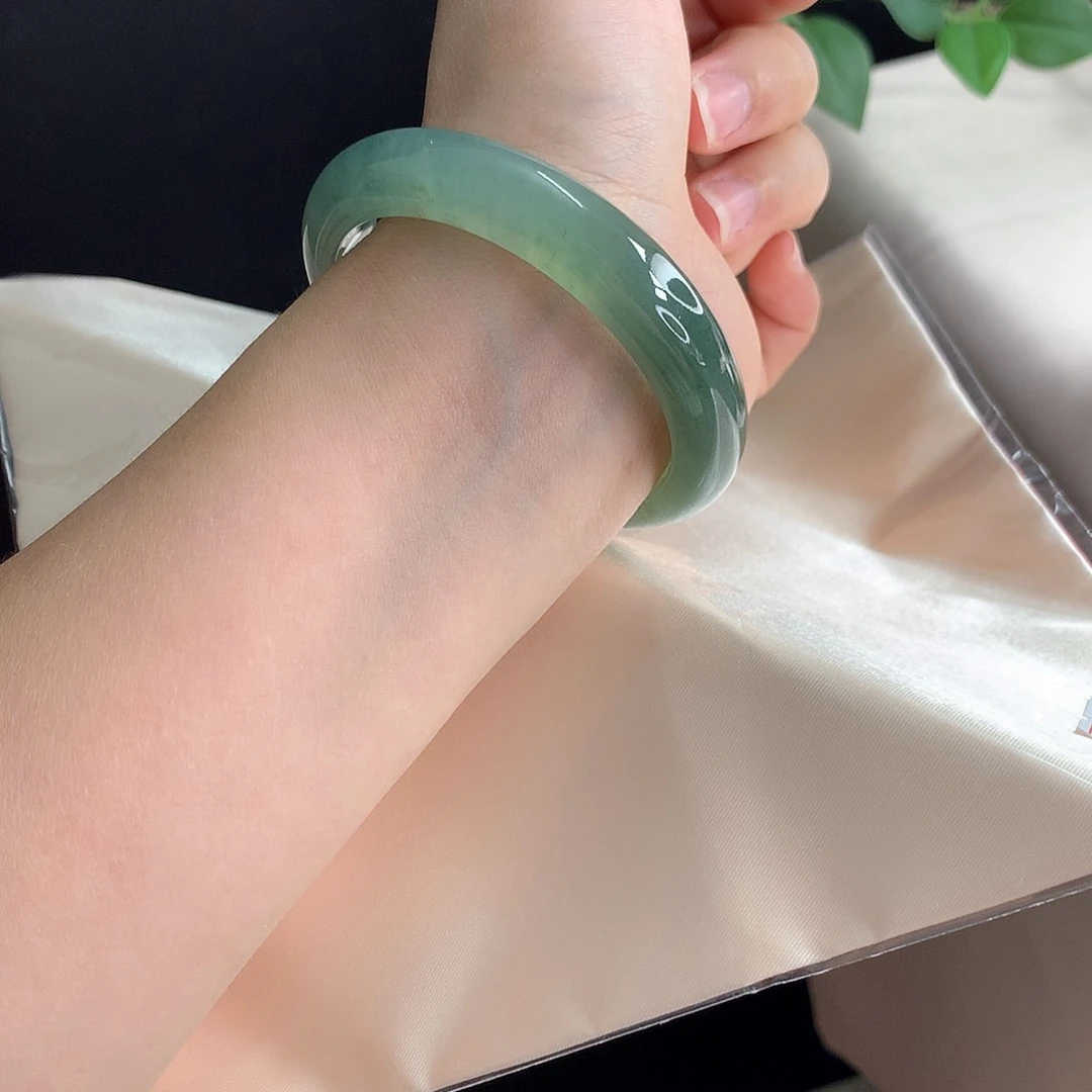 未镶嵌手镯翡翠，32号