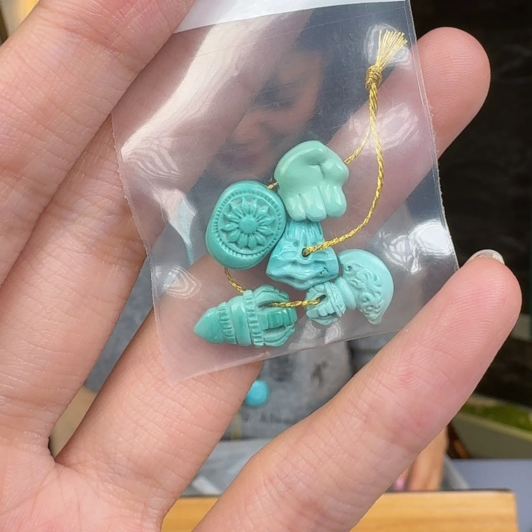 绿松石未镶嵌挂件