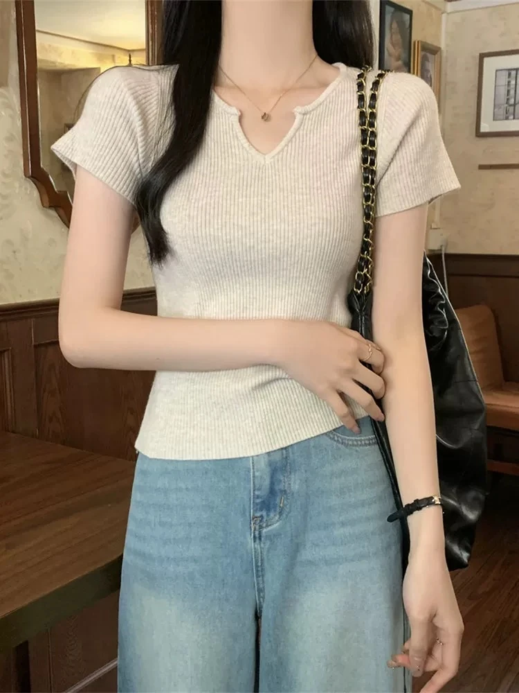 周一精选【小V领短袖】夏季纯色设计感百搭减龄显瘦针织上衣