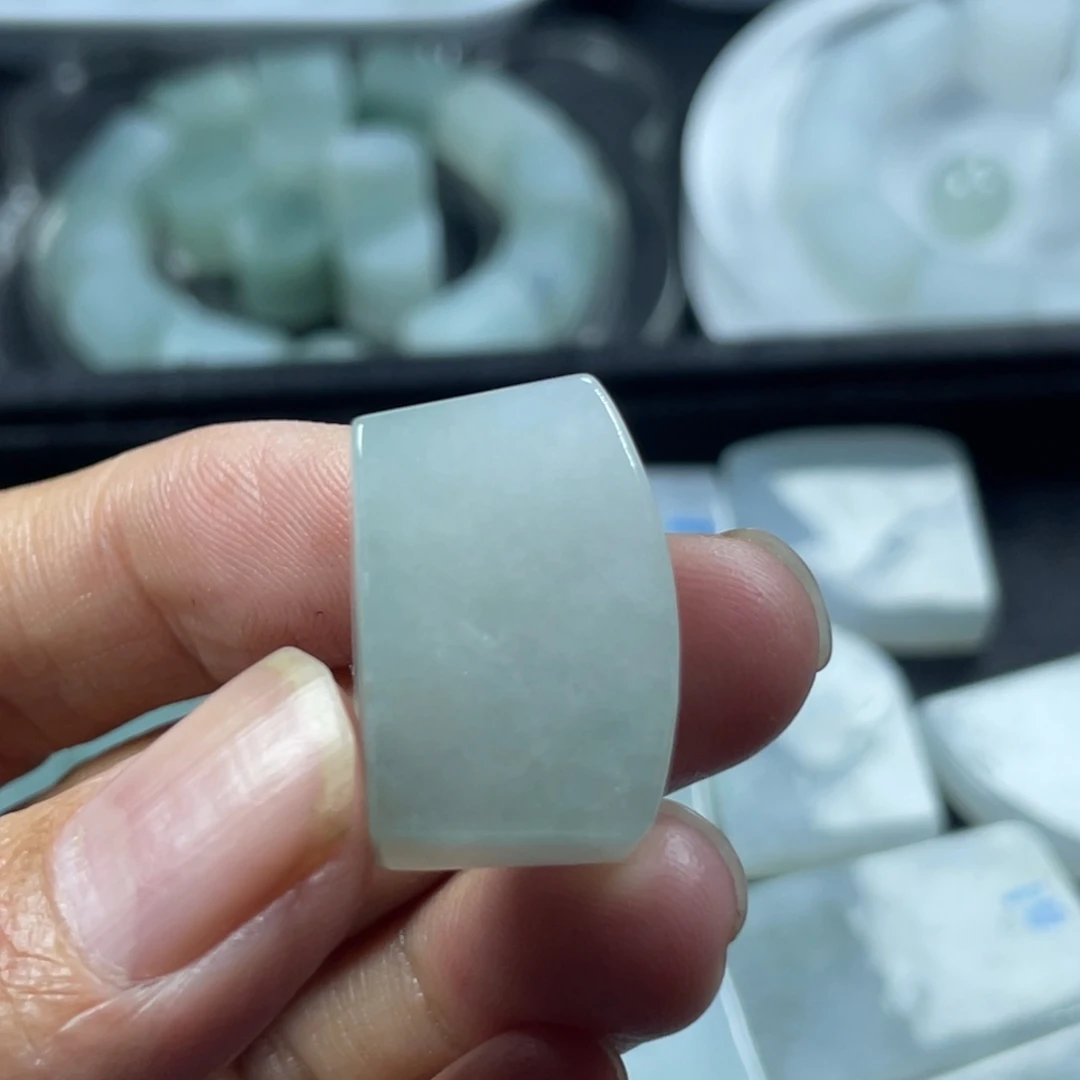 定制翡翠未镶嵌裸石定制