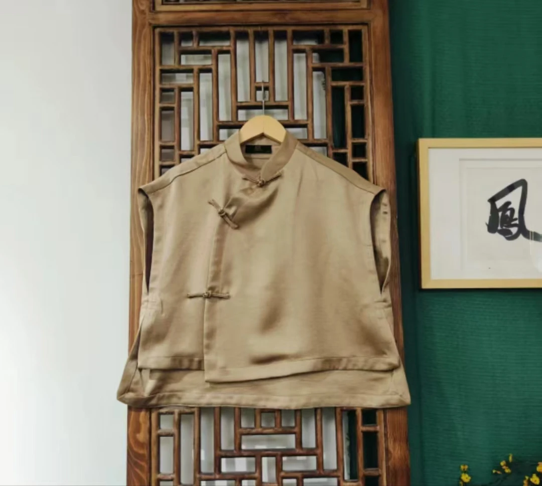 凤徕兮私人定制奶咖色光板斜襟盘扣无袖短上衣（LS597-6）
