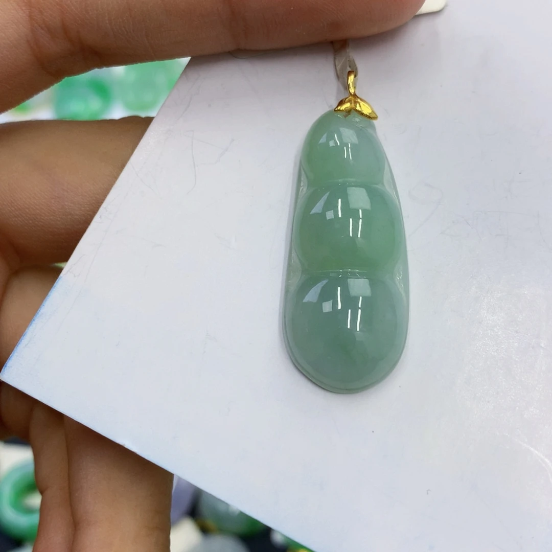 翡翠18K金镶嵌颈饰翡翠