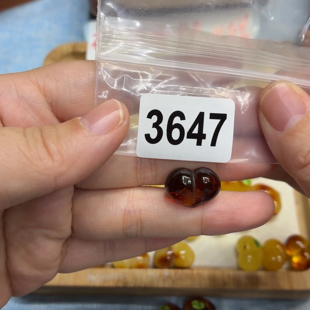 琥珀未镶嵌珠宝奇石