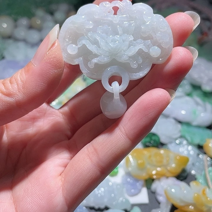 颈饰未镶嵌翡翠天
