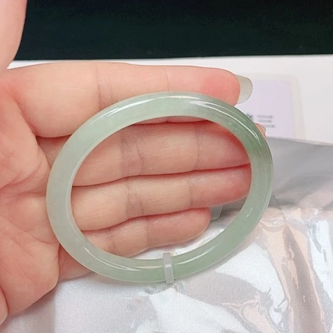 【闪购商品】翡翠手镯未镶嵌贵妃56