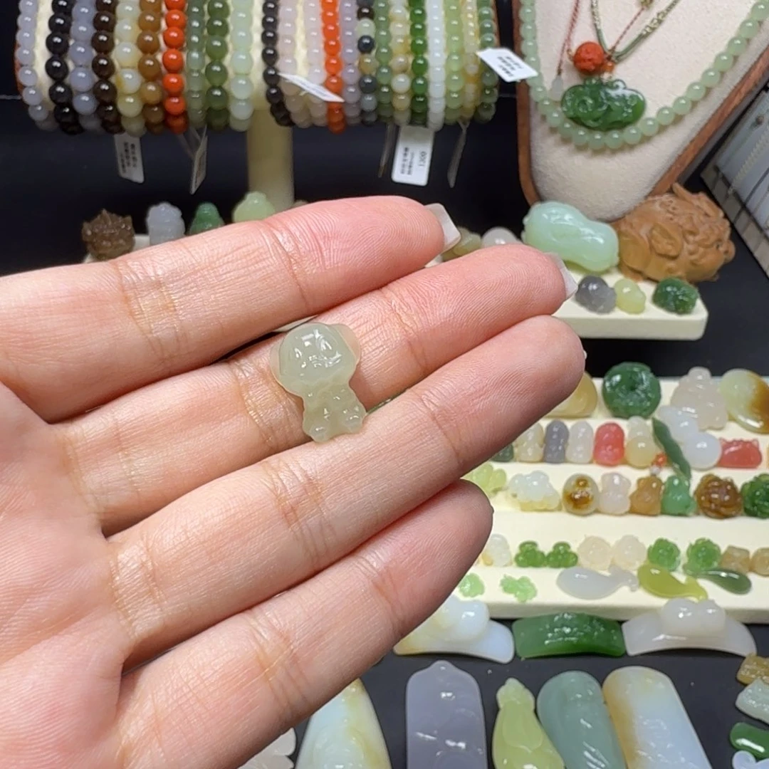 和田玉未镶嵌珠宝半成品杰瑞通孔