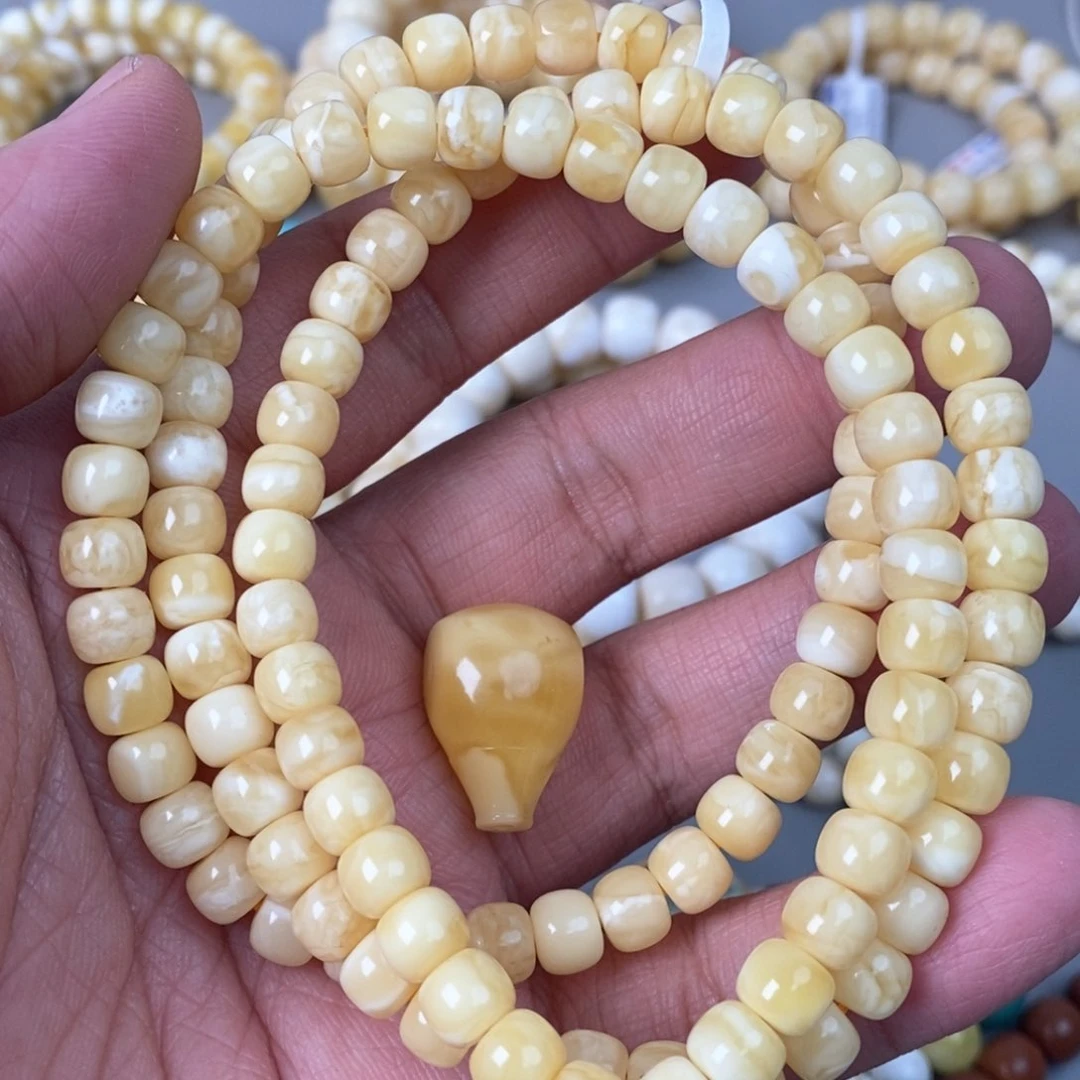 蜜蜡珠宝奇石未镶嵌