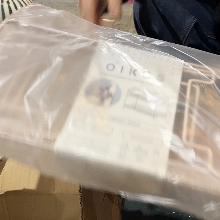 陶瓷花瓶，茶杯茶具。