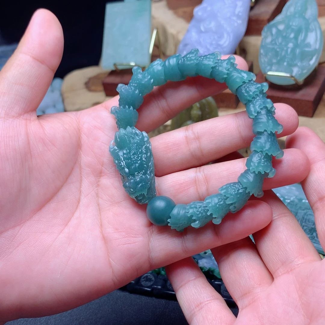 英***色定制翡翠未镶嵌翡翠