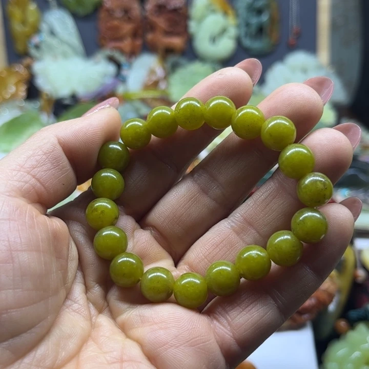 蛇纹石玉未镶嵌颈饰