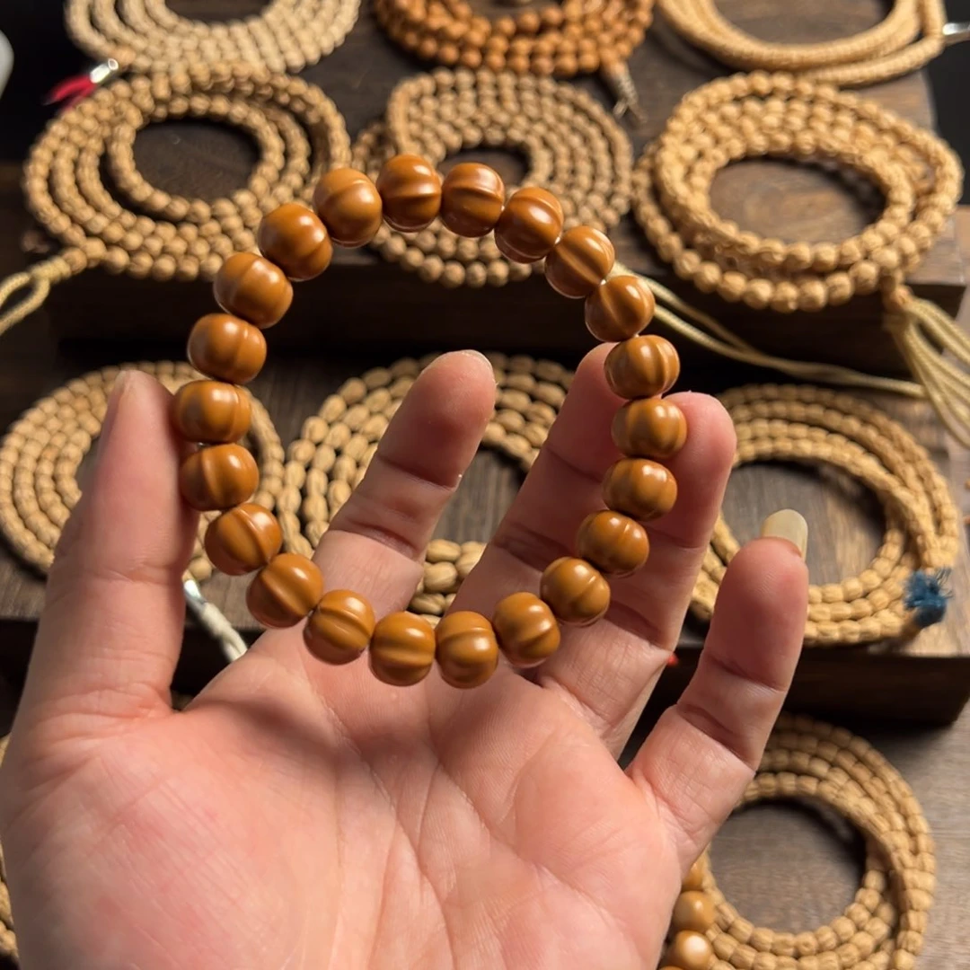 猴头核桃吊坠沧**粟手串