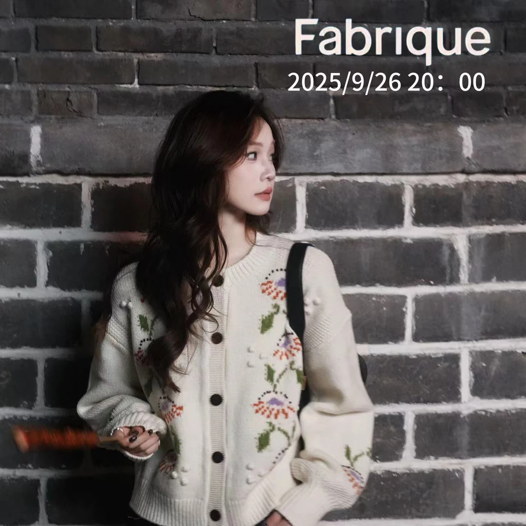 点击预约 9月27号下午19:00“Fabrique服饰秋冬上新”直播预约