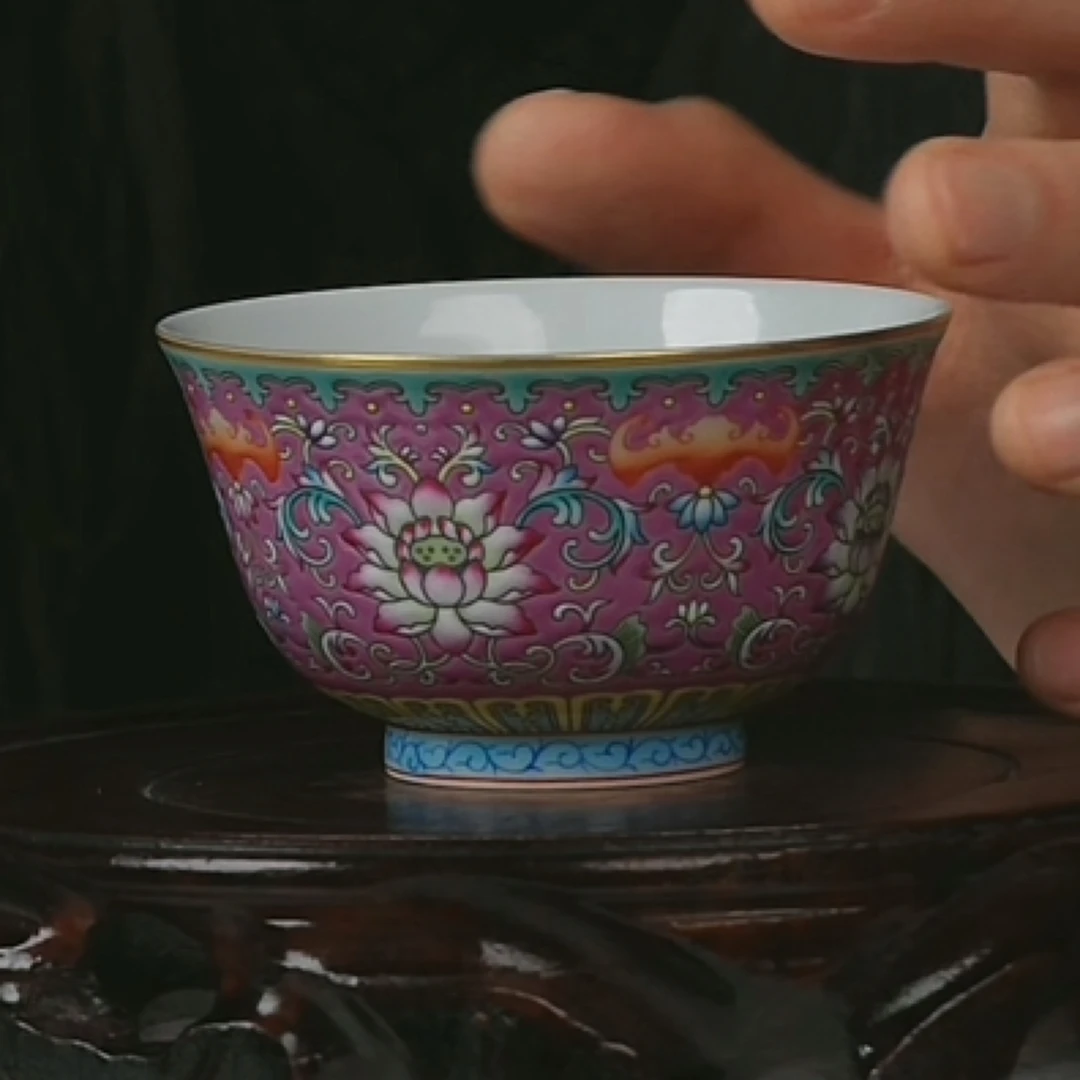 M胭脂粉釉地粉彩缠枝福寿纹杯