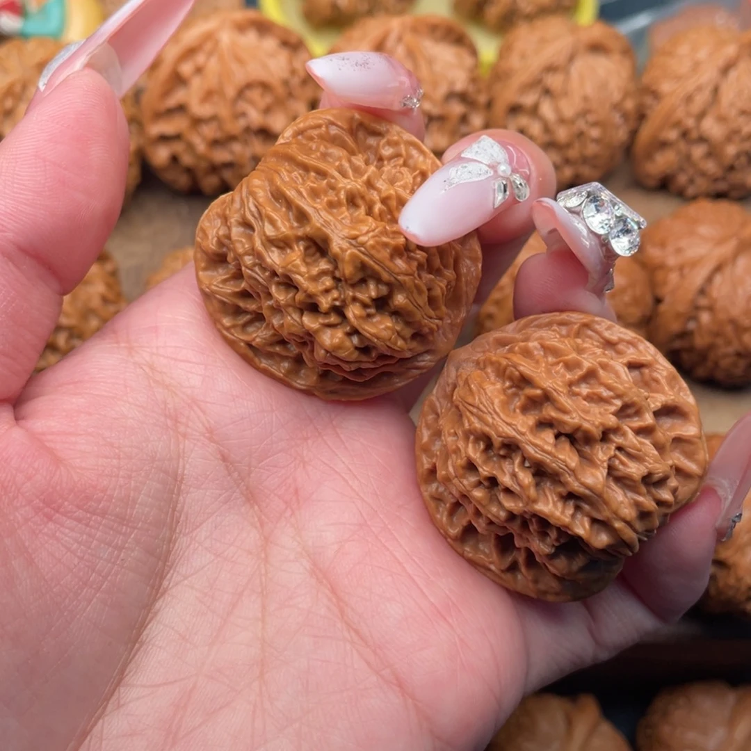 文玩核桃把件全品桃心盘龙纹38