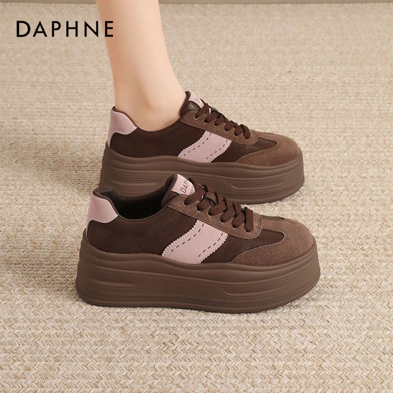 达芙妮琥珀流光风厚底德训鞋2025新款休闲板鞋小个子增高休闲女鞋