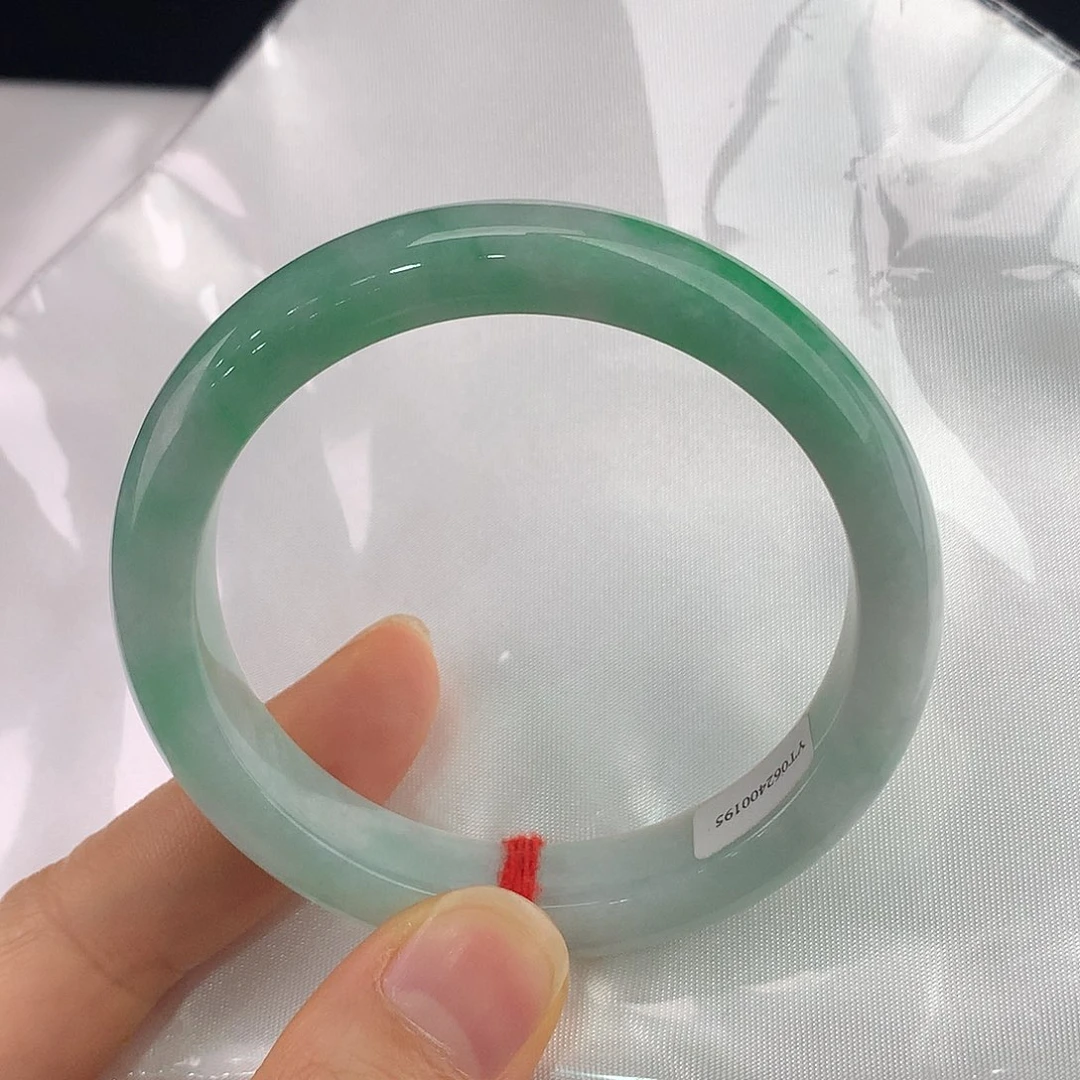 翡翠未镶嵌手镯正圈56/57