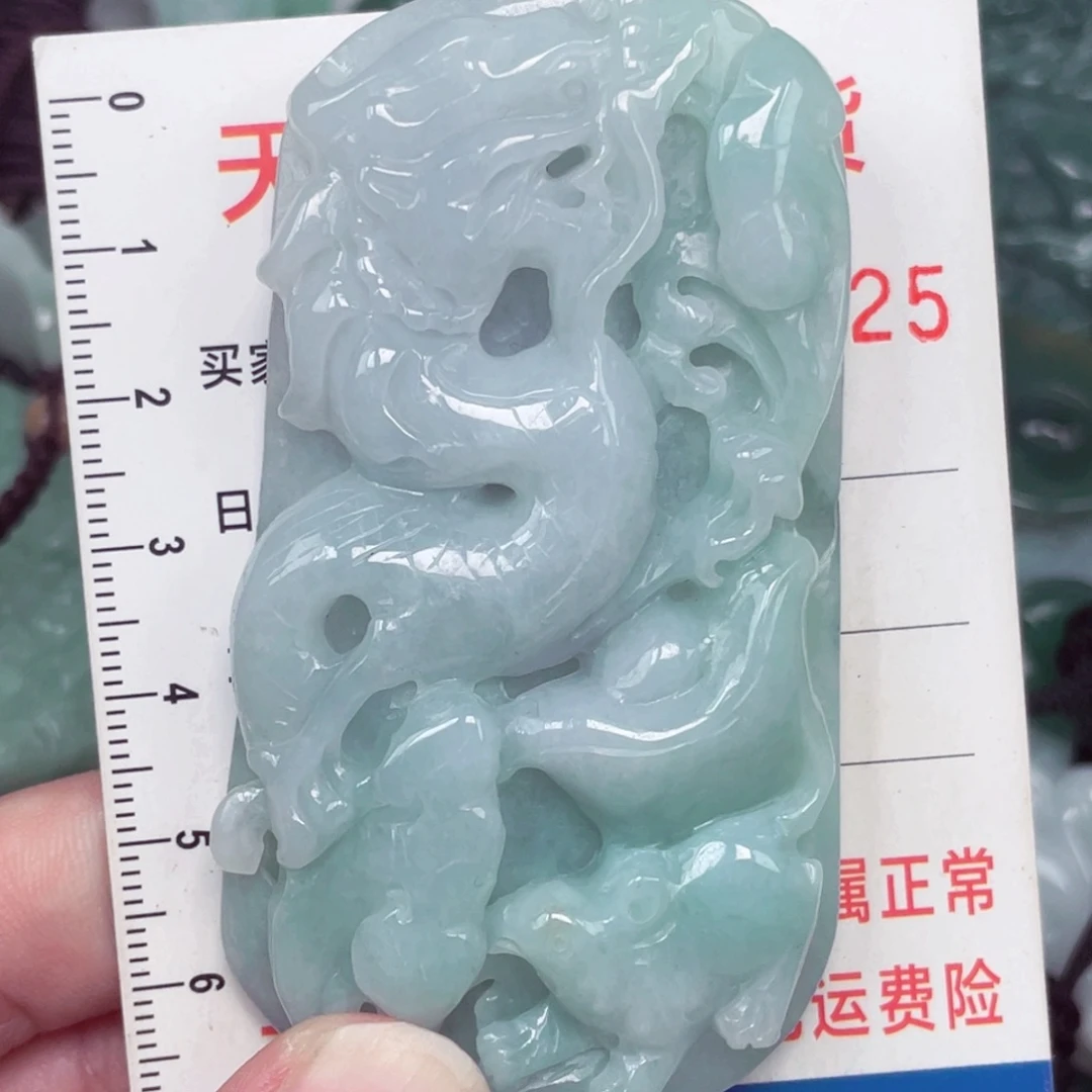 翡翠未镶嵌颈饰吊坠