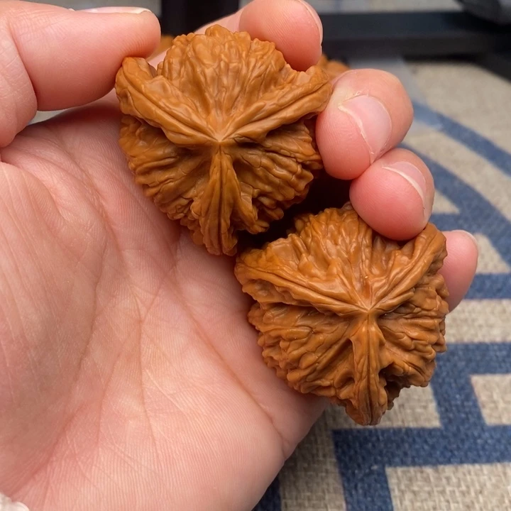 吊坠文玩核桃人*三棱