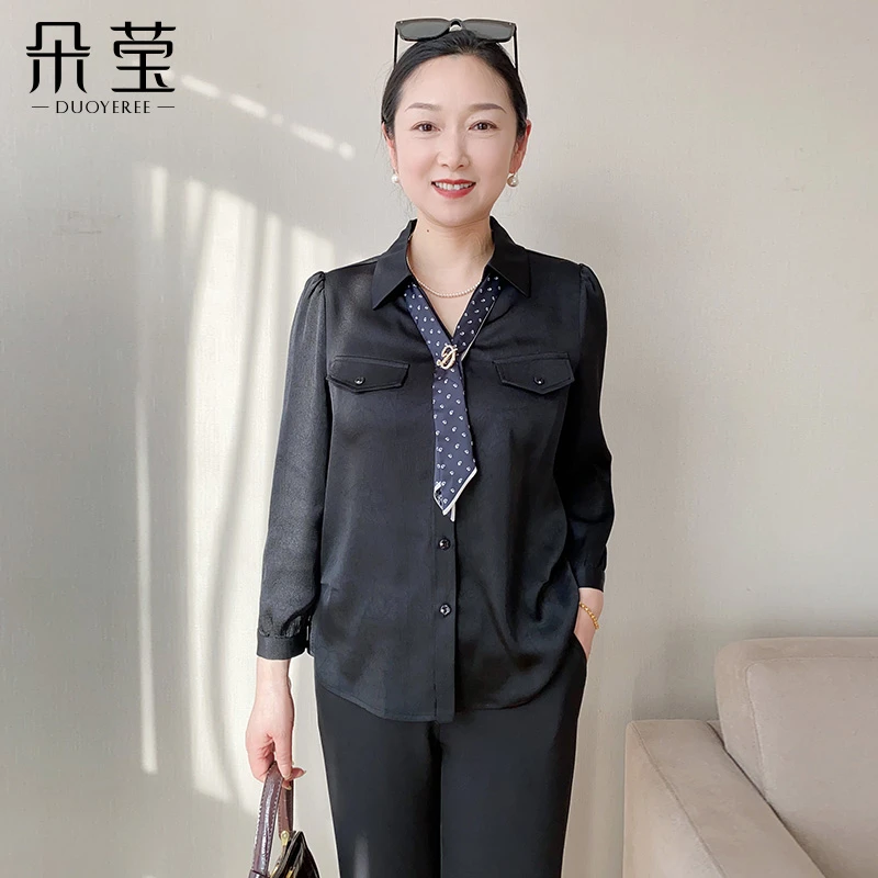 新品推荐时尚妈妈装V领衬衫春季新款中年女装宽松显瘦长袖上衣