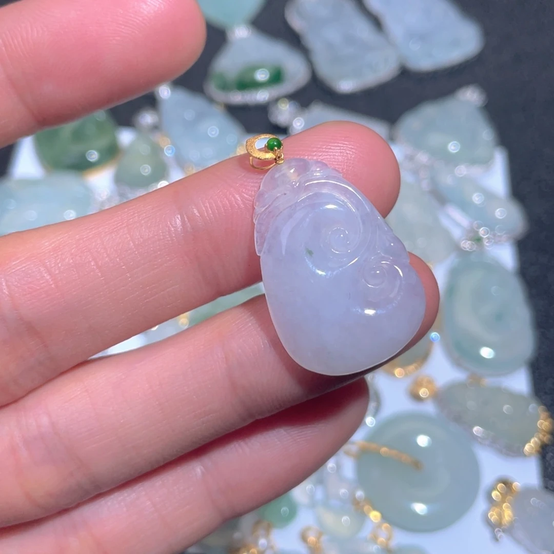 翡翠颈饰18K金镶嵌翡翠