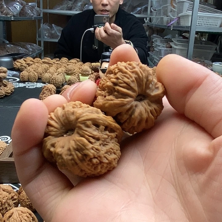 有***大叶紫檀（黑酸枝木类）凹的高炮拉丝