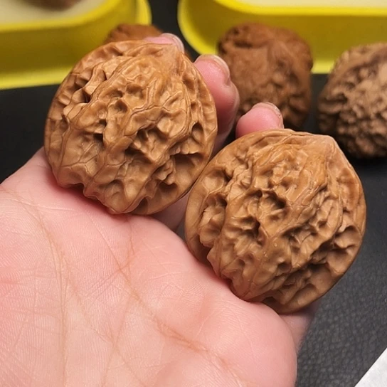 梅*文玩核桃磐石一对