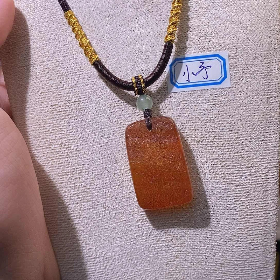 未镶嵌琥珀珠宝奇石