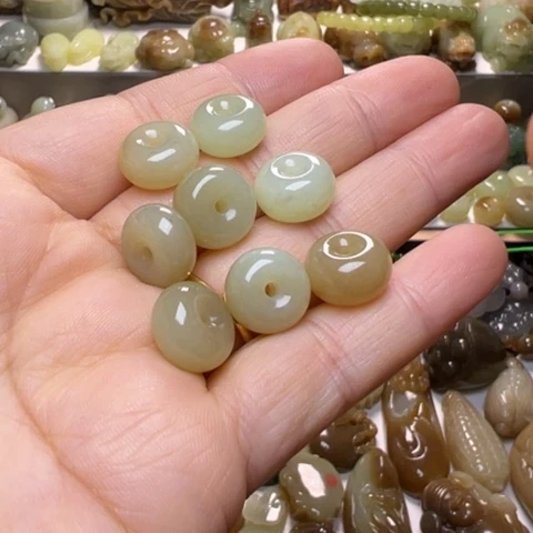 【闪购商品】颈饰未镶嵌和田玉透闪石玉多拍发一