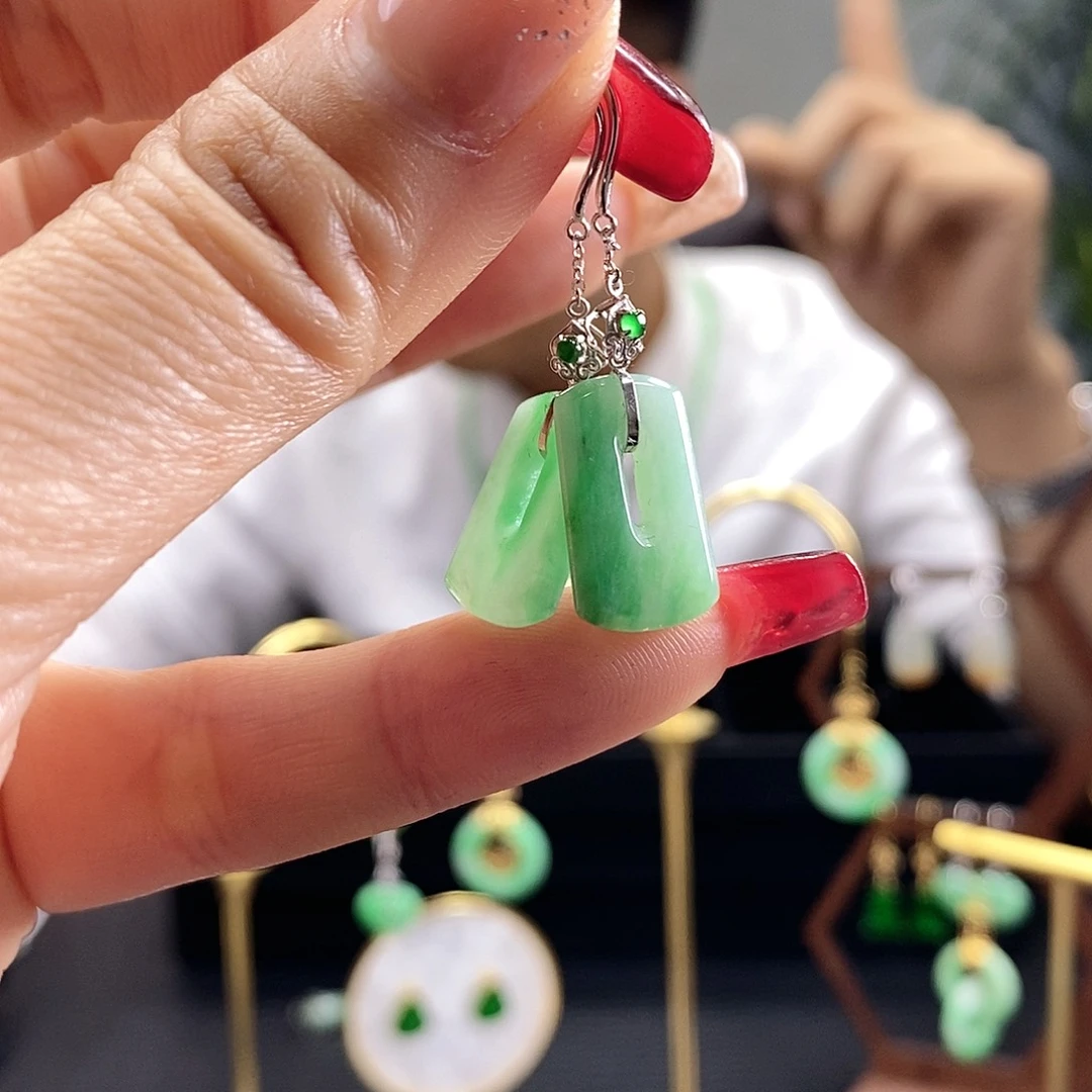 翡翠耳饰18K金镶嵌翡翠