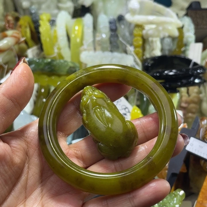 岫玉未镶嵌手镯58