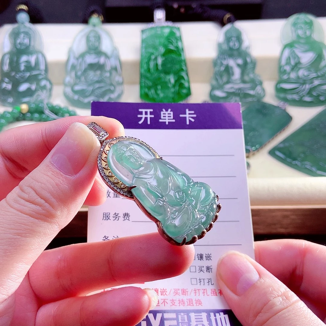 【闪购商品】颈饰未镶嵌翡翠天然