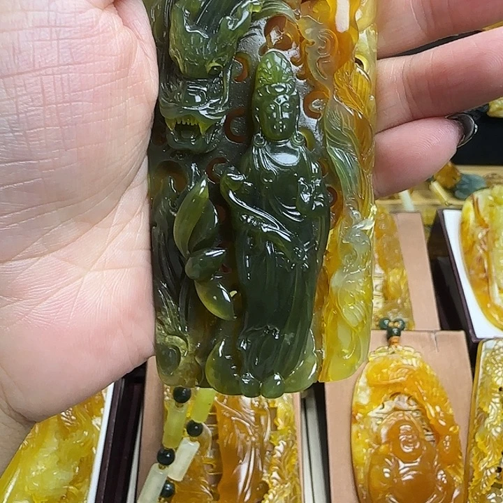 未镶嵌蛇纹石玉颈饰