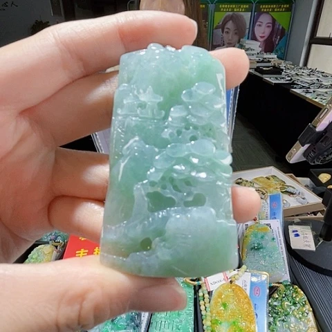 翡翠未镶嵌颈饰翡翠