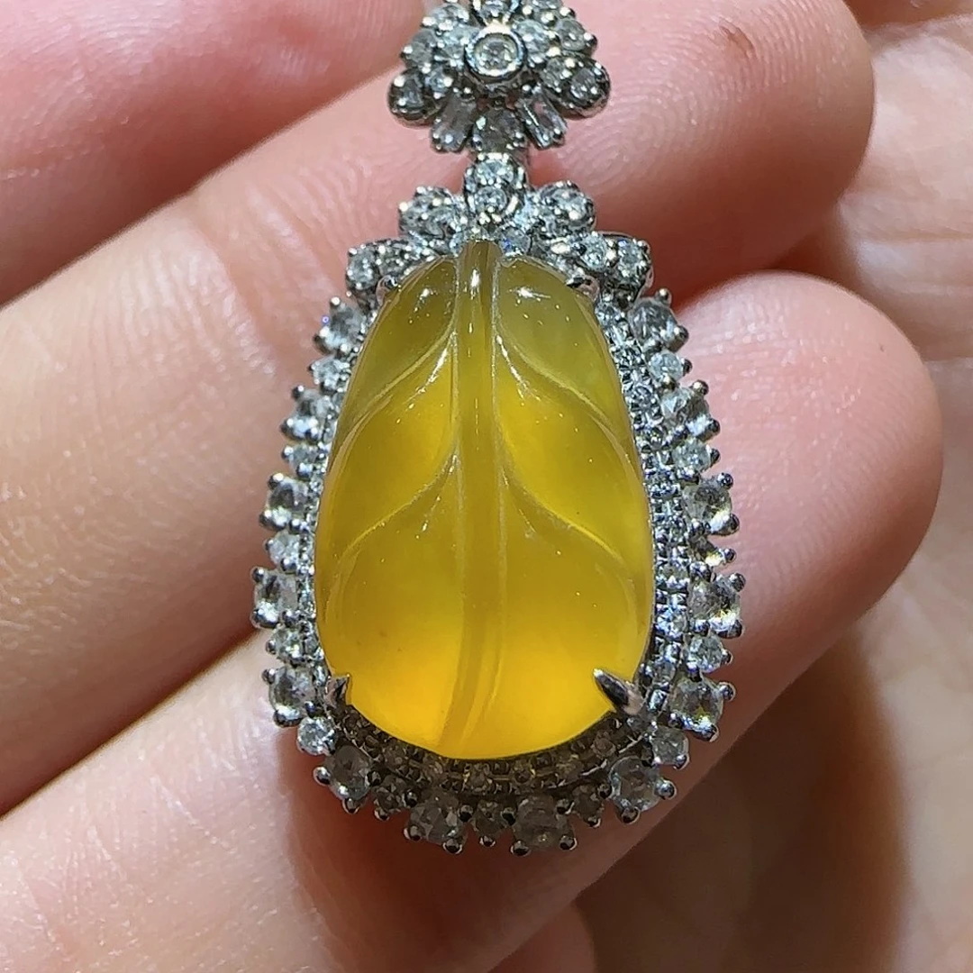 【闪购商品】颈饰18K金镶嵌翡翠天然