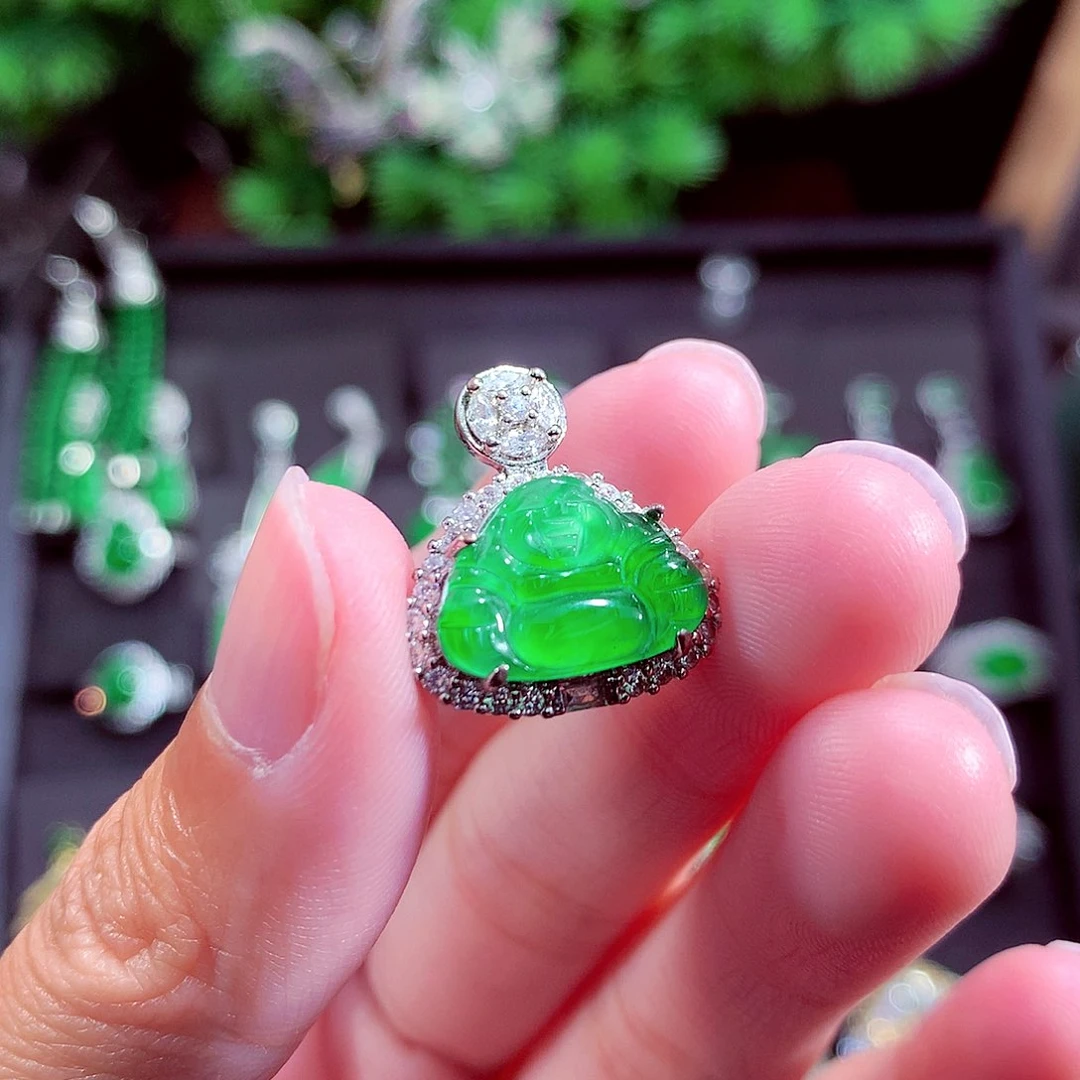 颈饰未镶嵌翡翠天然