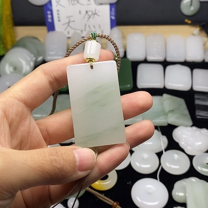 石英质玉颈饰未镶嵌等***空