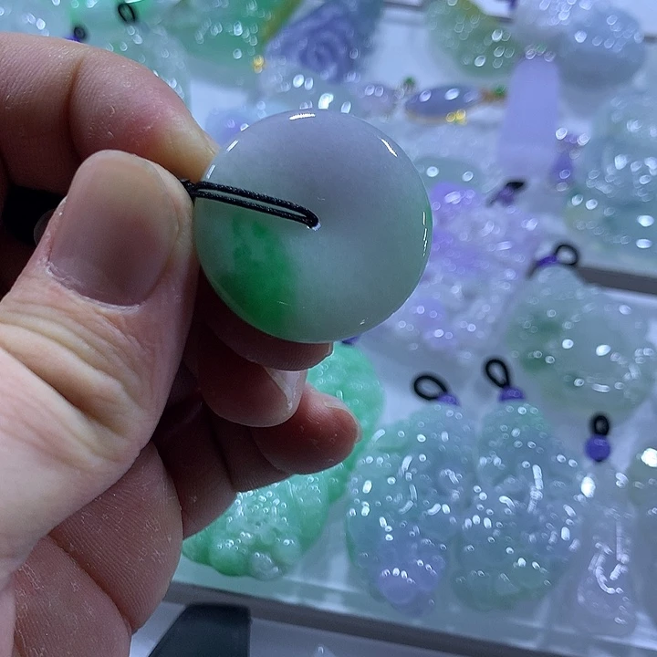 翡翠未镶嵌颈饰天然翡翠A货吊坠