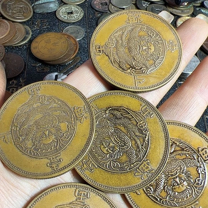 ꫟****五个铜币工艺品摆件