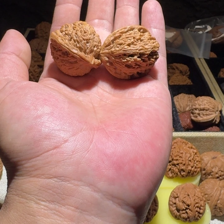 蜡***️文玩核桃吊坠南疆