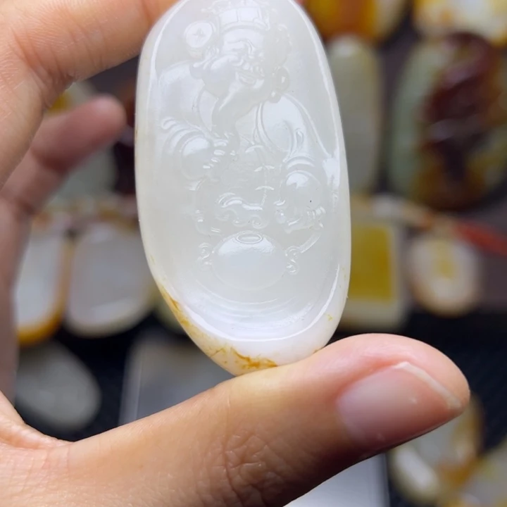 和田玉未镶嵌颈饰