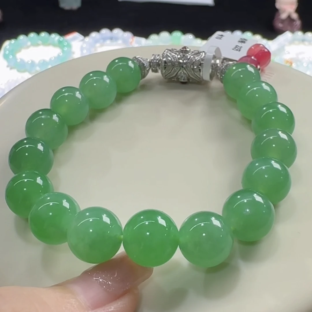 正阳绿设计款手串气质 纯豆沙货款